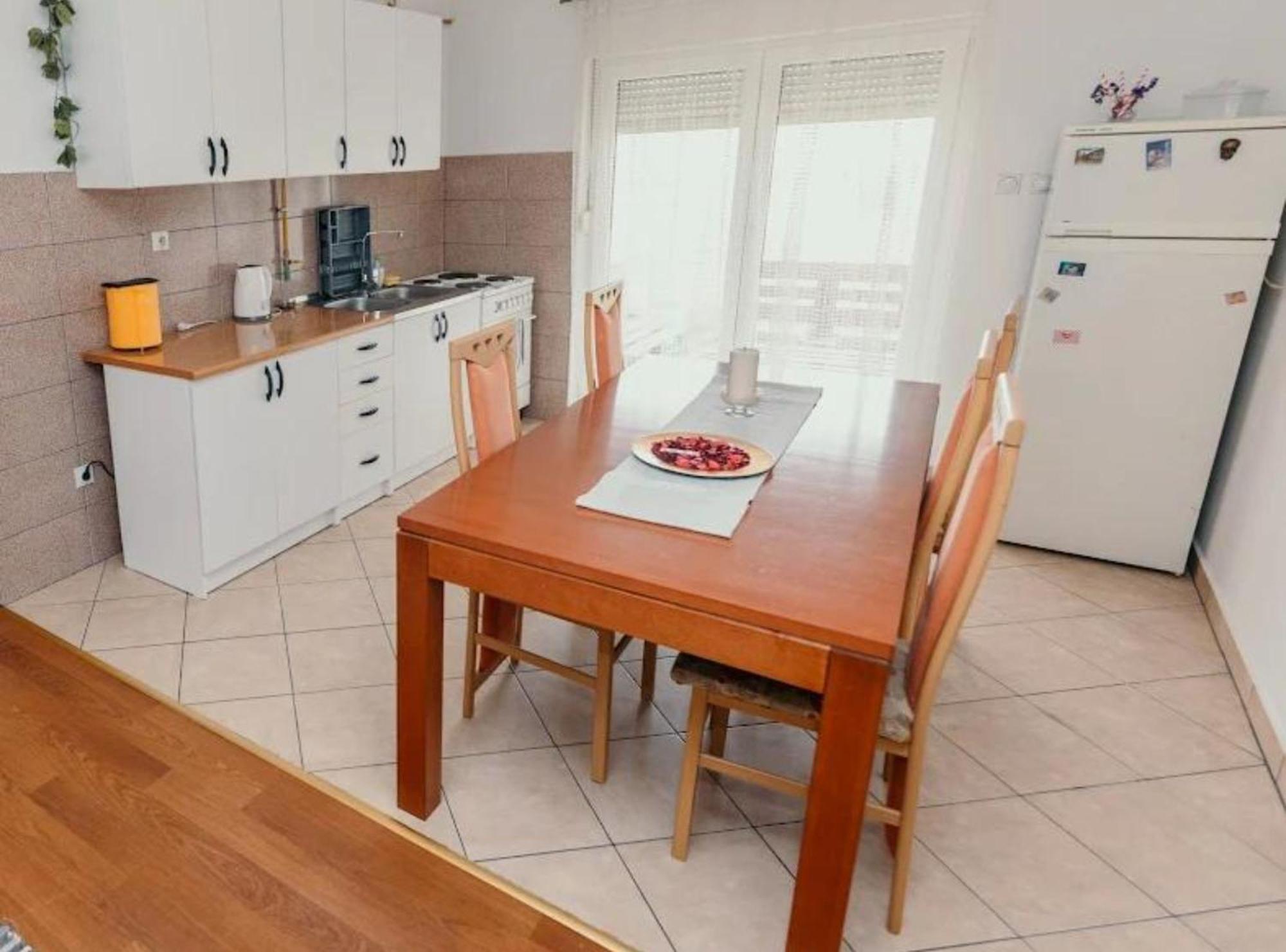 Apartmani Tea I Toni Gradiste Ngoại thất bức ảnh