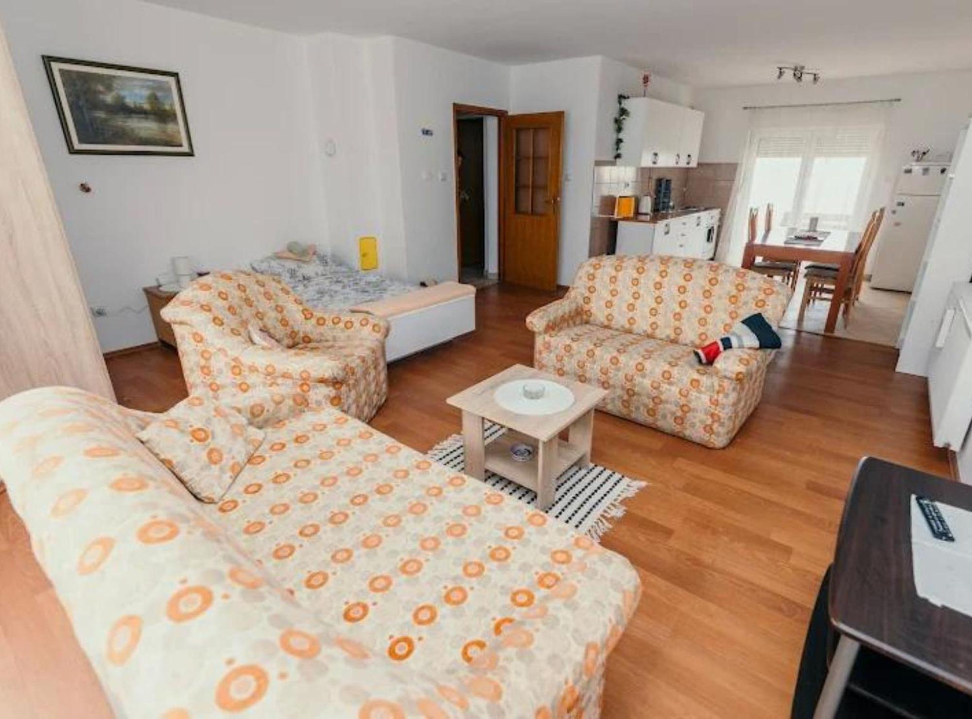 Apartmani Tea I Toni Gradiste Ngoại thất bức ảnh