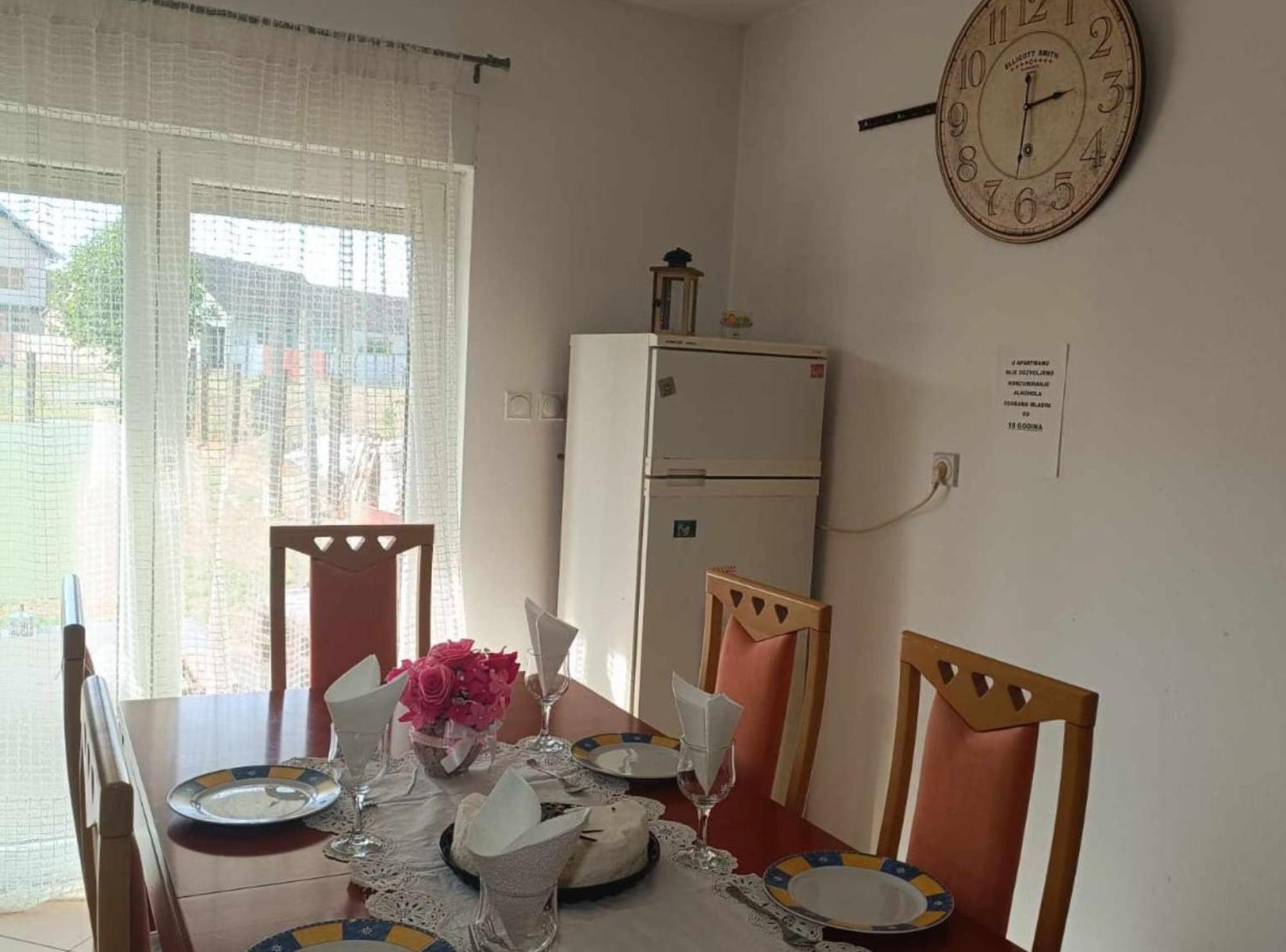Apartmani Tea I Toni Gradiste Ngoại thất bức ảnh