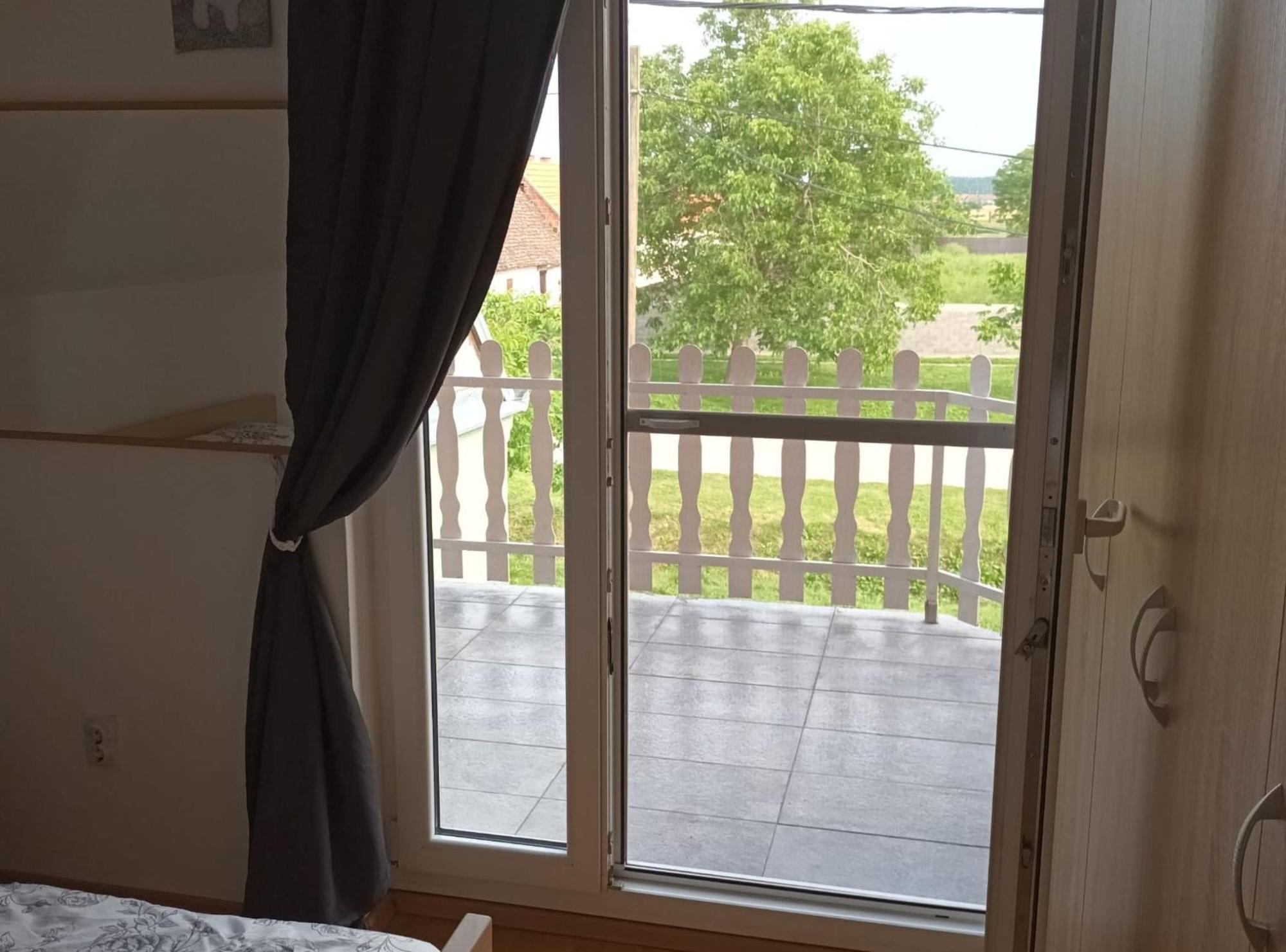 Apartmani Tea I Toni Gradiste Ngoại thất bức ảnh
